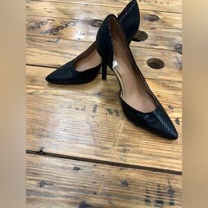 Missino 8.5 Black Textured snakeskin Heels with gold detail